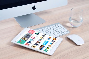 Logo & Graphic Design